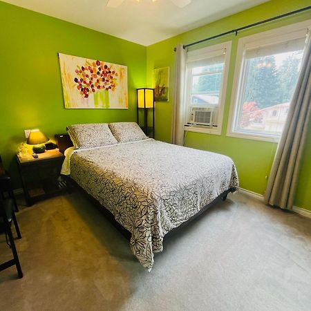 Cornerstone Bed And Breakfast Revelstoke Kültér fotó