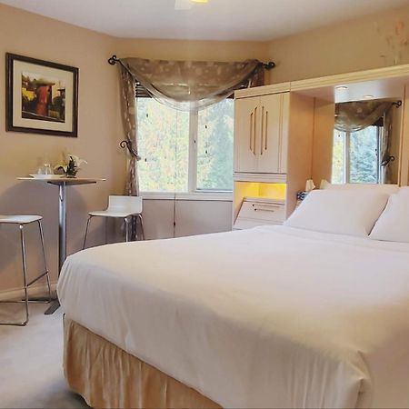 Cornerstone Bed And Breakfast Revelstoke Kültér fotó