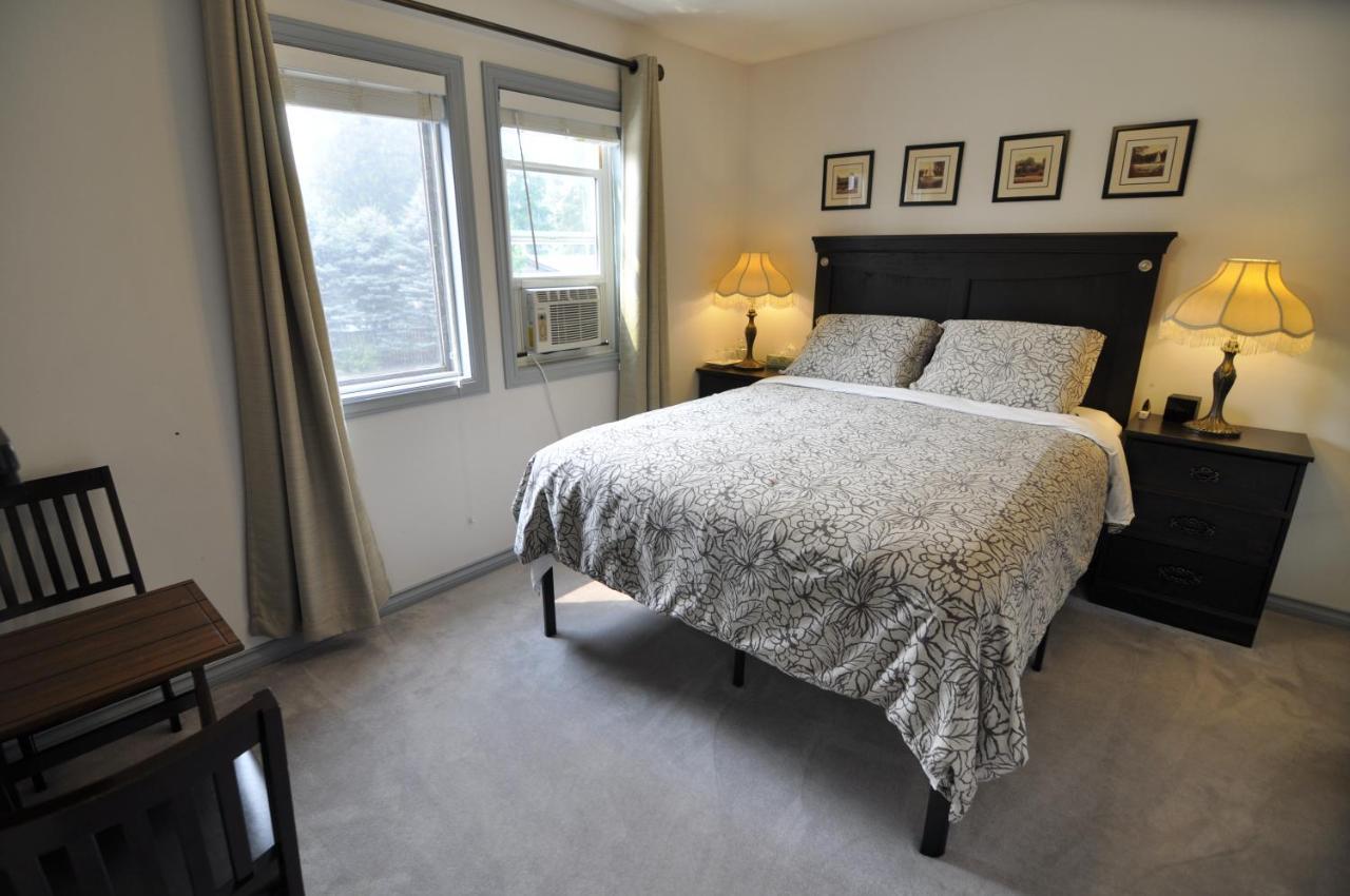 Cornerstone Bed And Breakfast Revelstoke Kültér fotó
