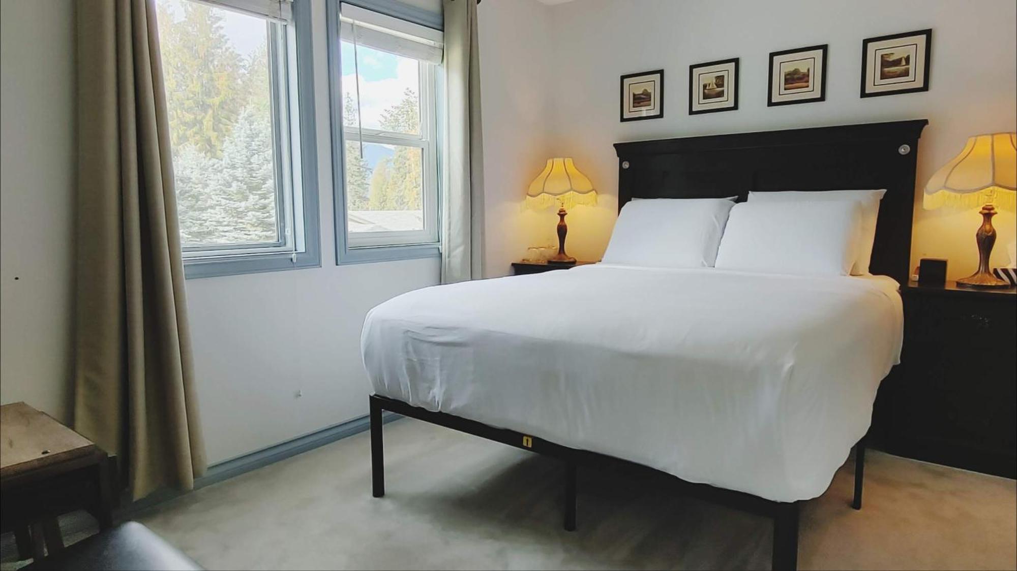 Cornerstone Bed And Breakfast Revelstoke Kültér fotó