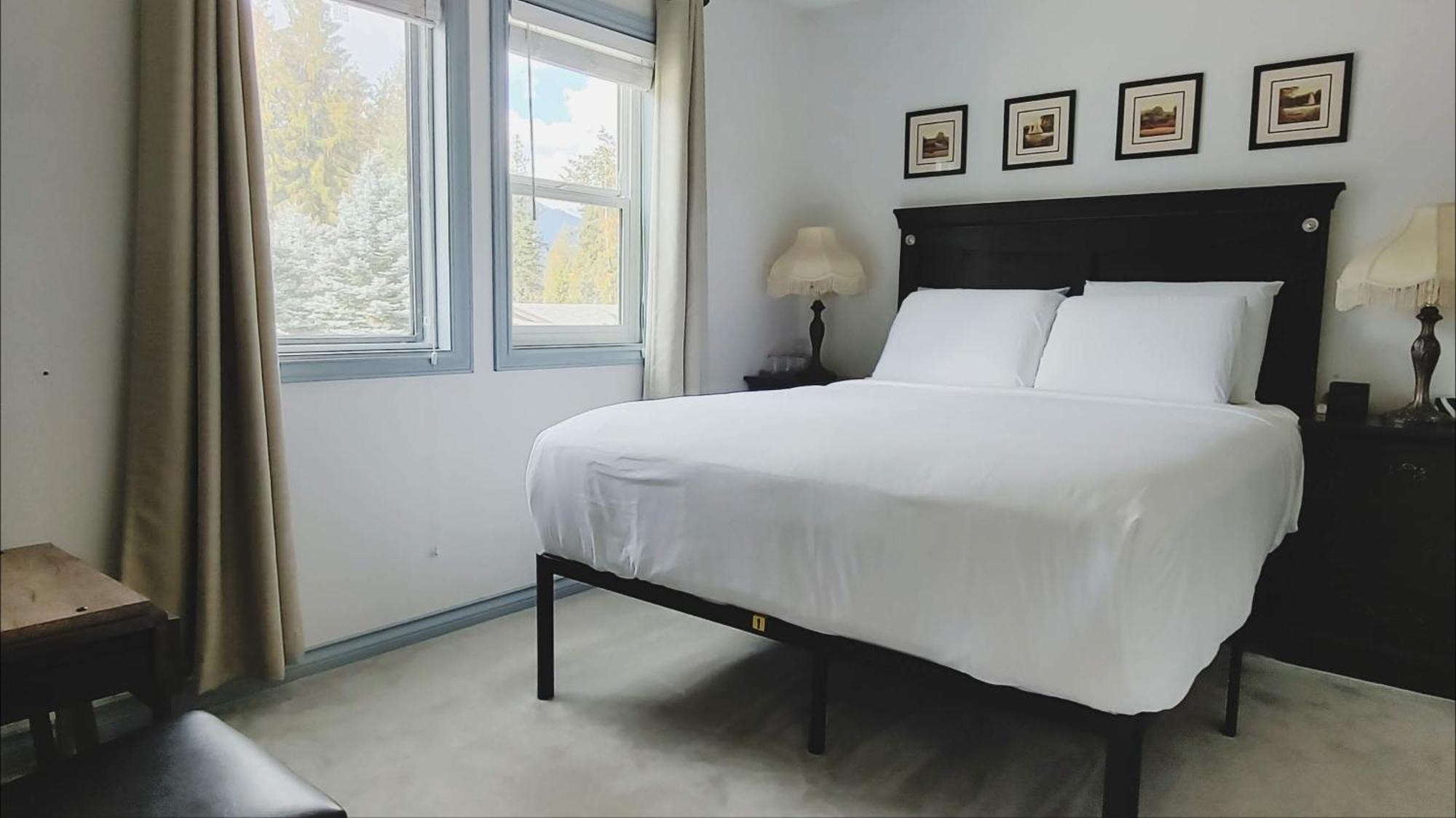 Cornerstone Bed And Breakfast Revelstoke Kültér fotó