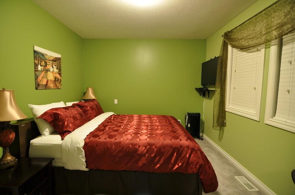 Cornerstone Bed And Breakfast Revelstoke Kültér fotó